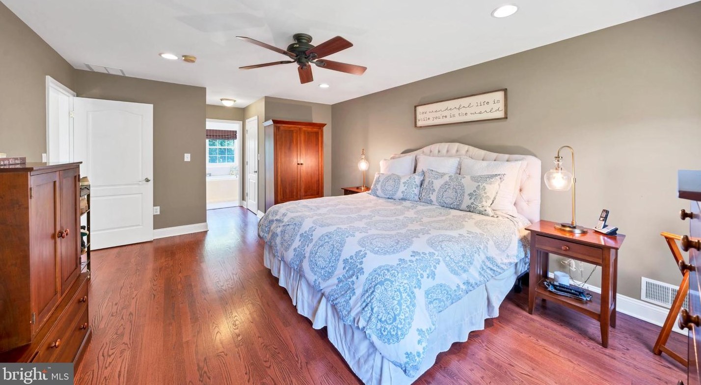 25 Pierce Rd, East Windsor NJ 08520-2400 exterior