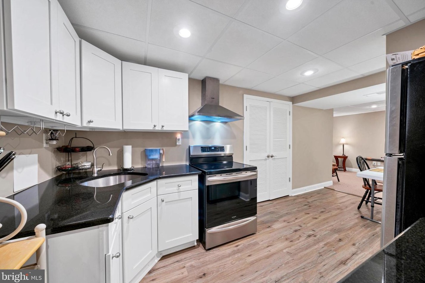 25 Pierce Rd, East Windsor NJ 08520-2400 exterior