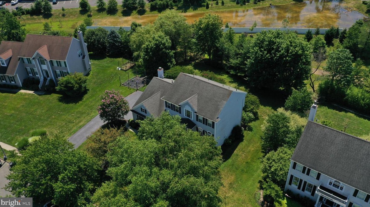 25 Pierce Rd, East Windsor NJ 08520-2400 exterior