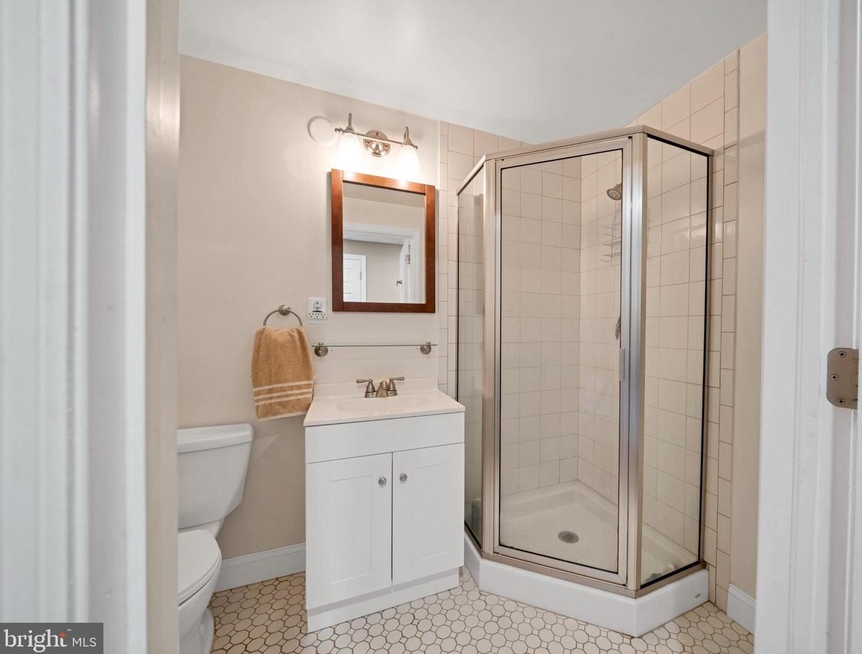 25 Pierce Rd, East Windsor NJ 08520-2400 exterior