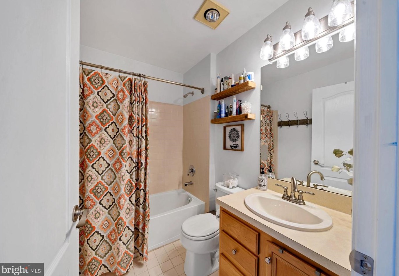 25 Pierce Rd, East Windsor NJ 08520-2400 exterior