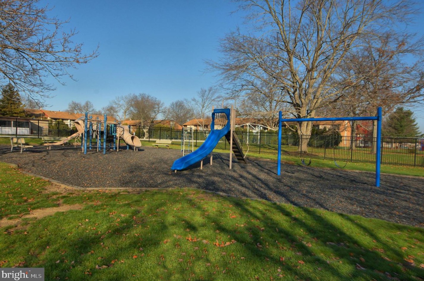 854 Jamestown Rd, East Windsor NJ 08520-5644 exterior