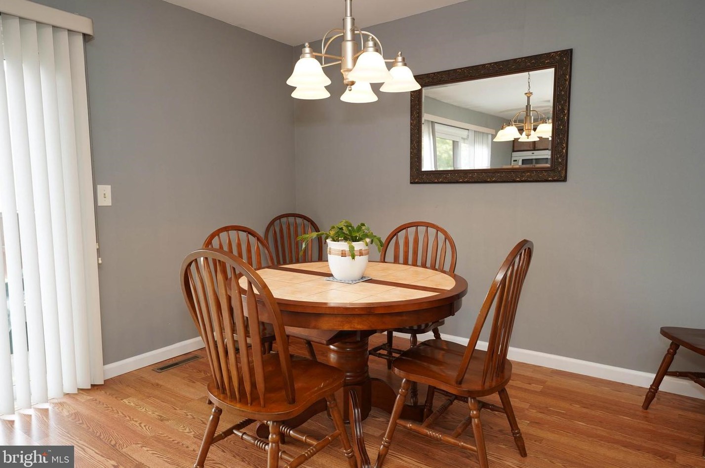 854 Jamestown Rd, East Windsor NJ 08520-5644 exterior