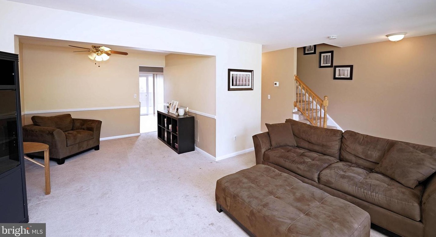 854 Jamestown Rd, East Windsor NJ 08520-5644 exterior