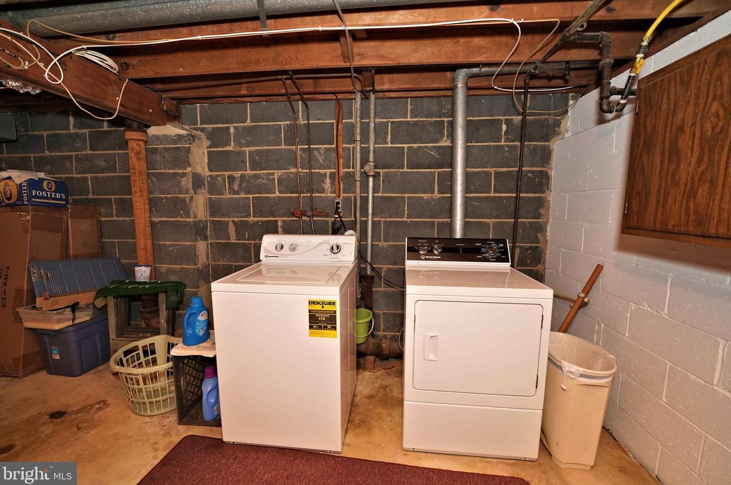 854 Jamestown Rd, East Windsor NJ 08520-5644 exterior