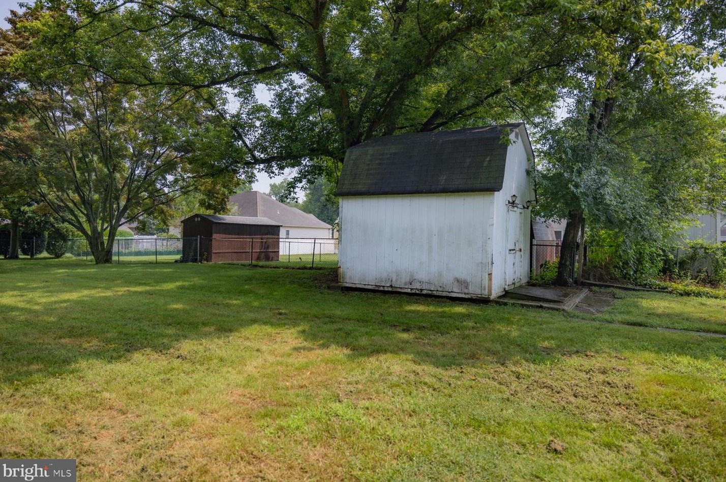 220 Hauser Ave, Trenton NJ 08620-1702 exterior