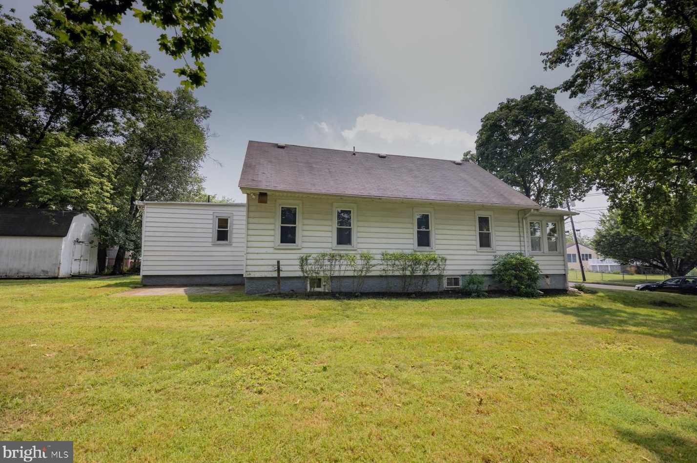 220 Hauser Ave, Trenton NJ 08620-1702 exterior