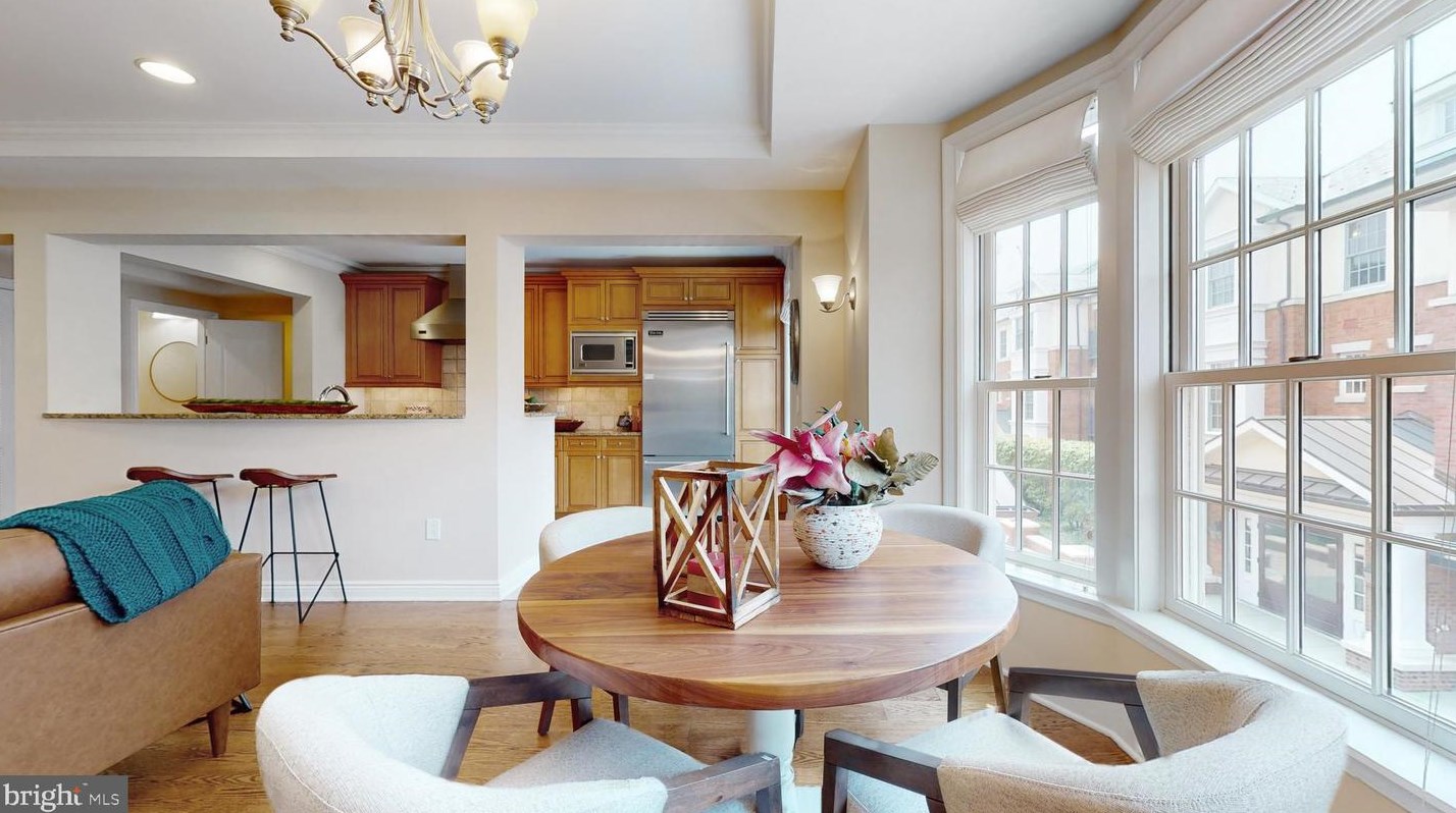 221 Victoria Mews, Princeton NJ  08542-3748 exterior