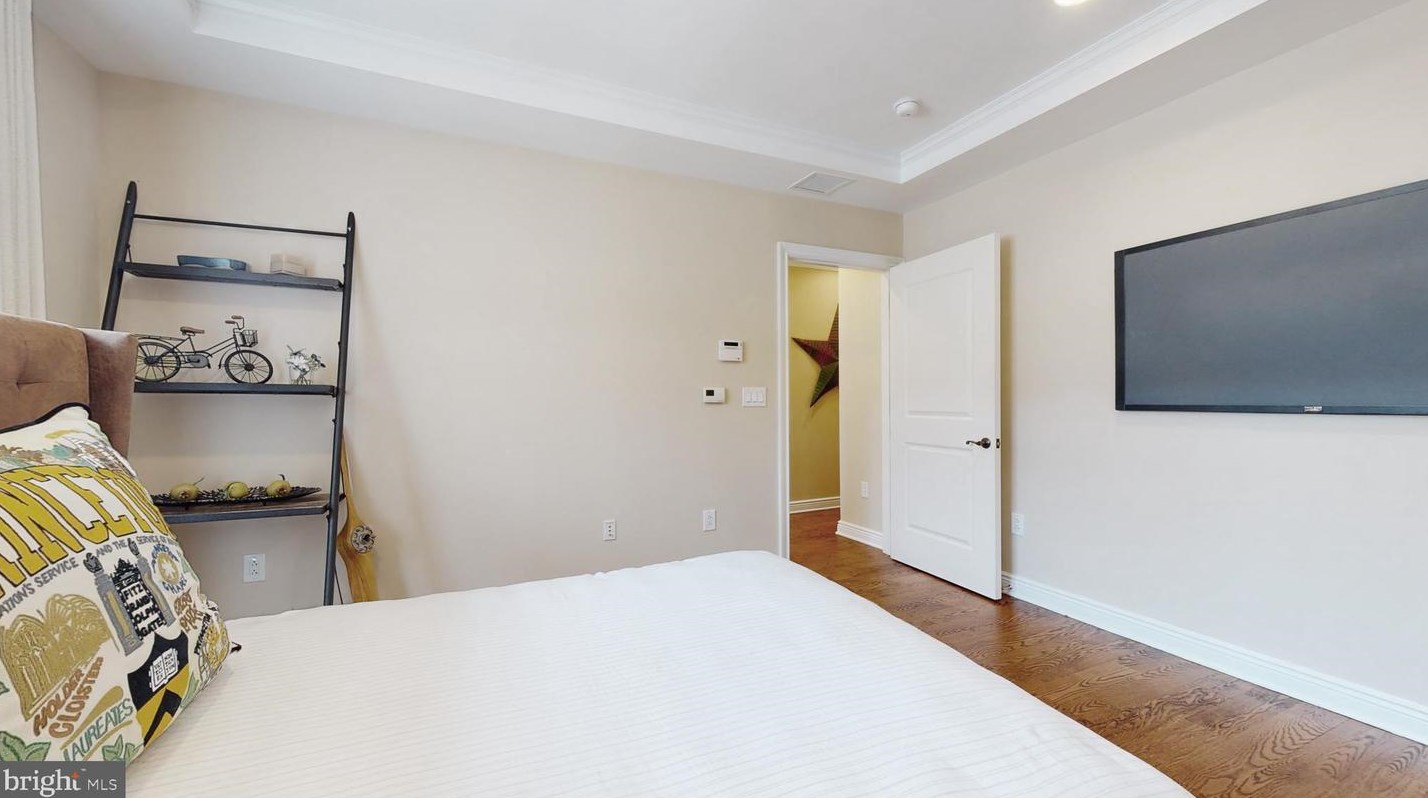 221 Victoria Mews, Princeton NJ  08542-3748 exterior