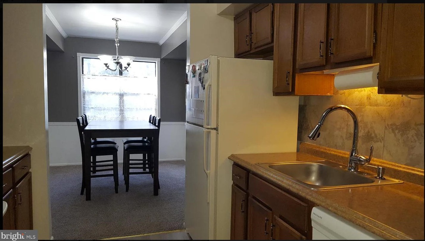 1512 Country Mill Dr, East Windsor, NJ 08512-2208