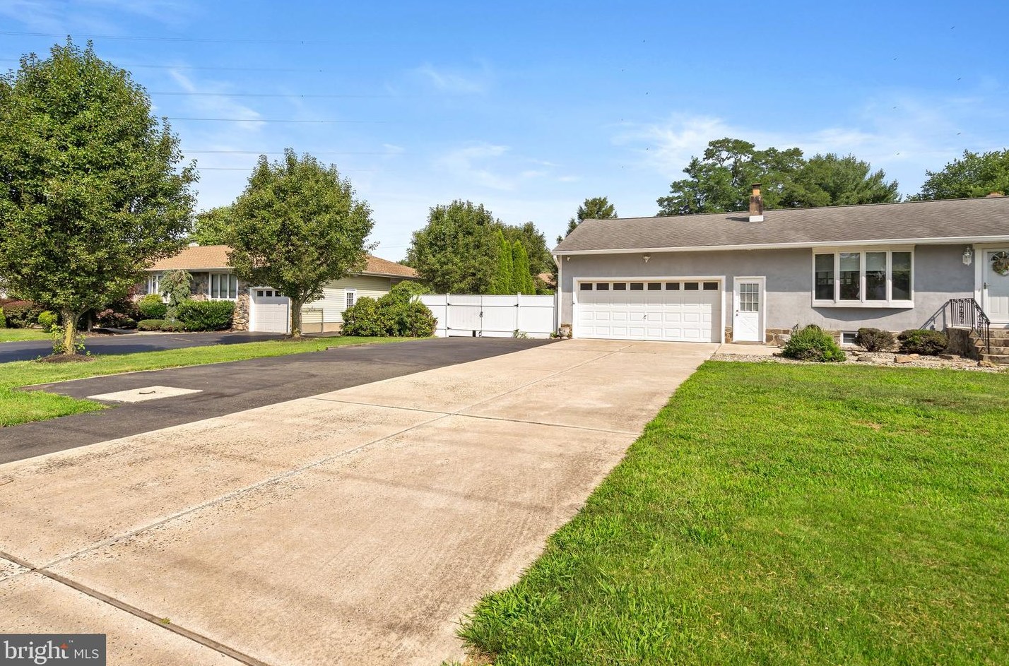 874 Edinburg Rd, Hamilton Township, NJ 08690