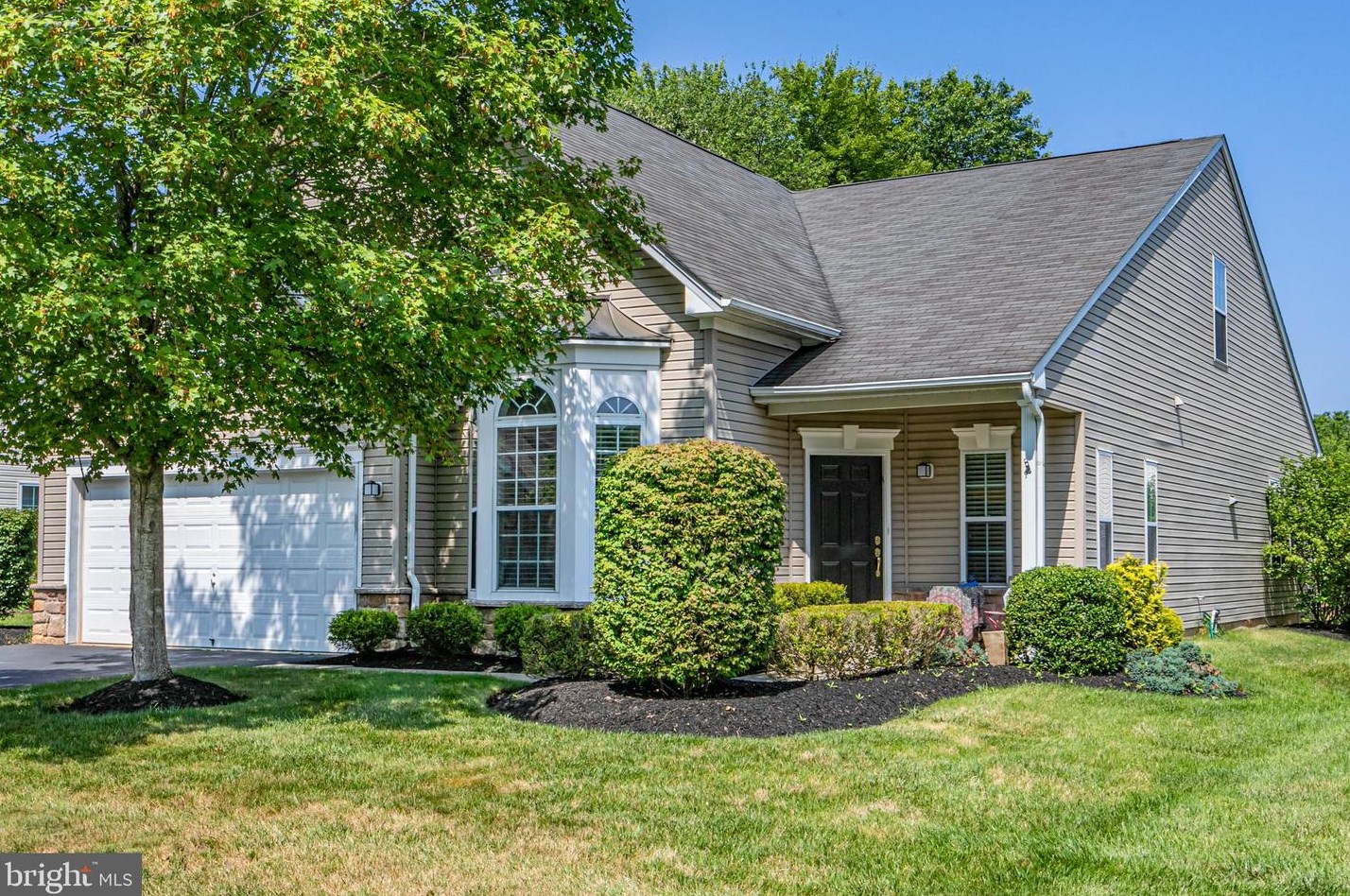 50 Lexington Dr, Pennington, NJ 08534-5168