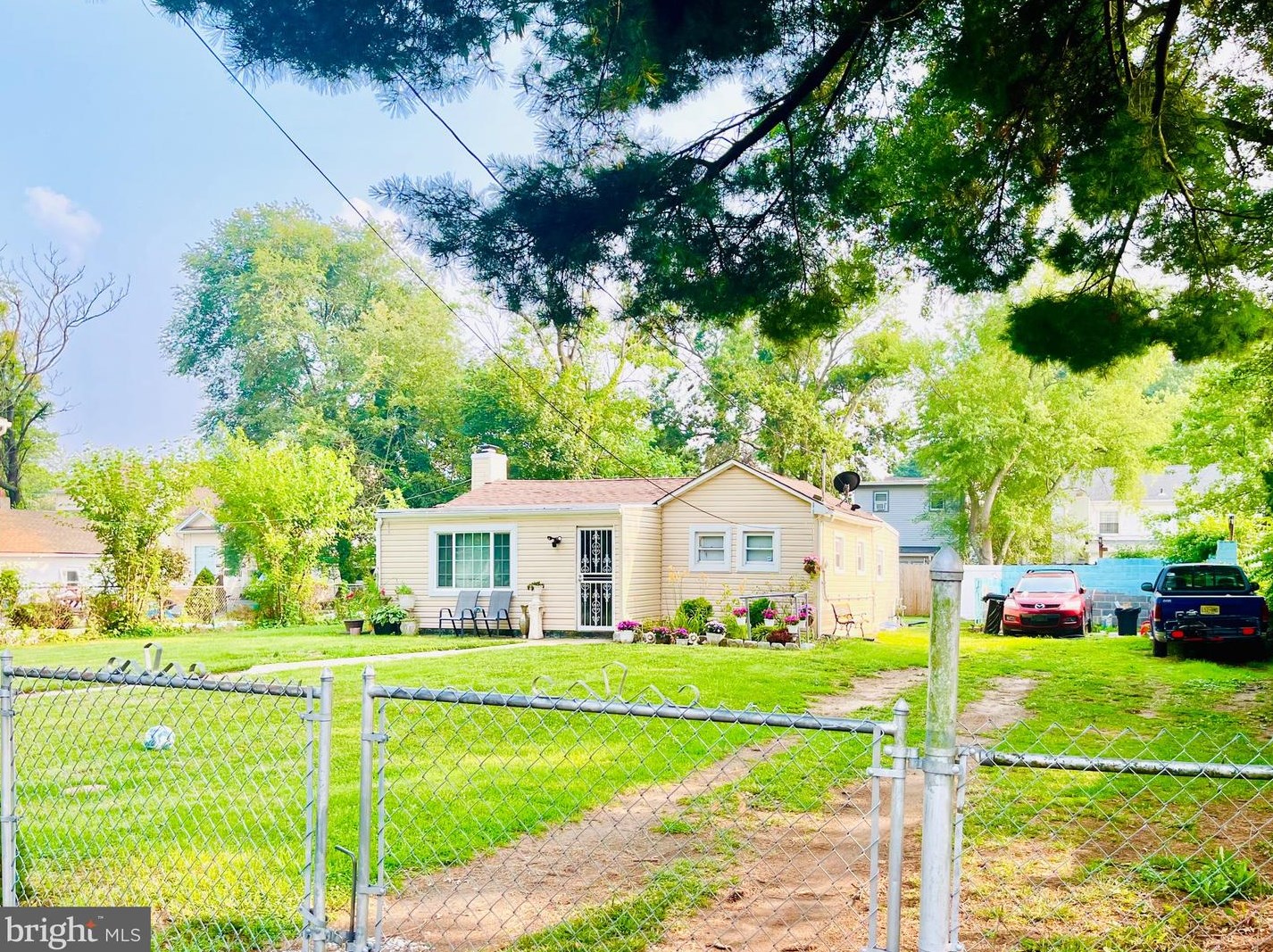 225 Berg Ave, Trenton, NJ 08610-4905