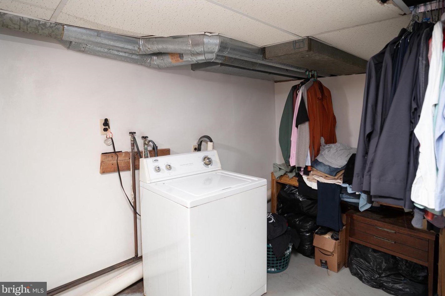 864 Broad St, Trenton NJ 08610-6008 exterior