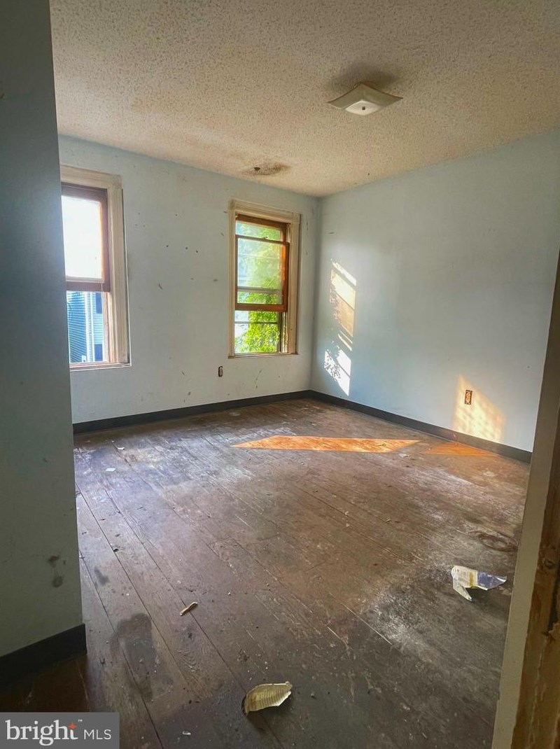 72 Breunig Ave, Trenton, NJ 08638-3402