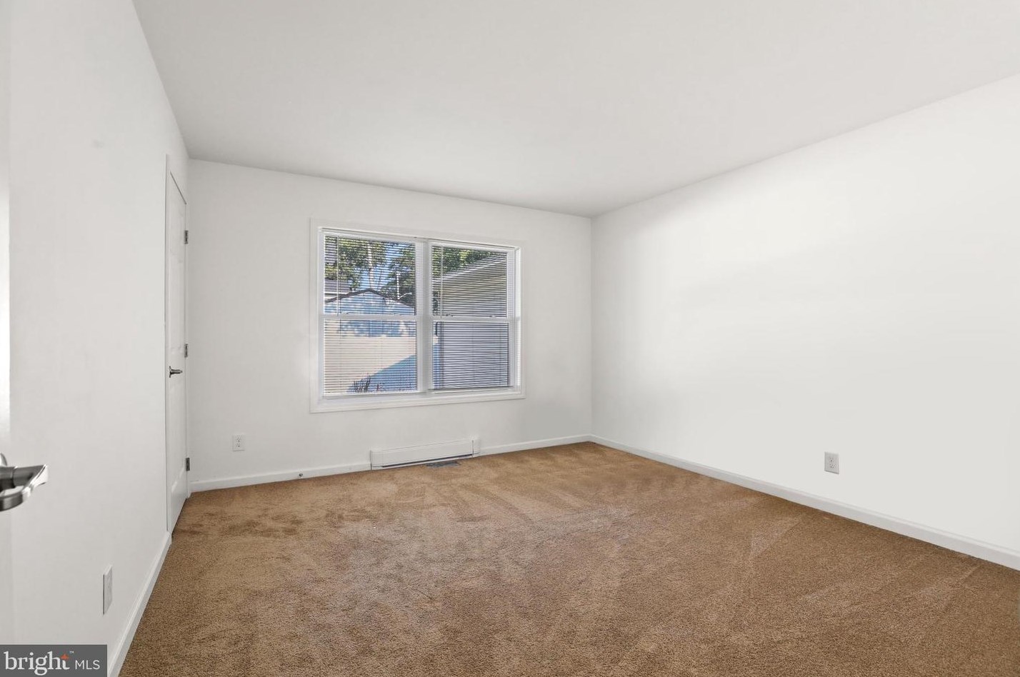 24 Daniel St, East Windsor NJ 08520-6150 exterior