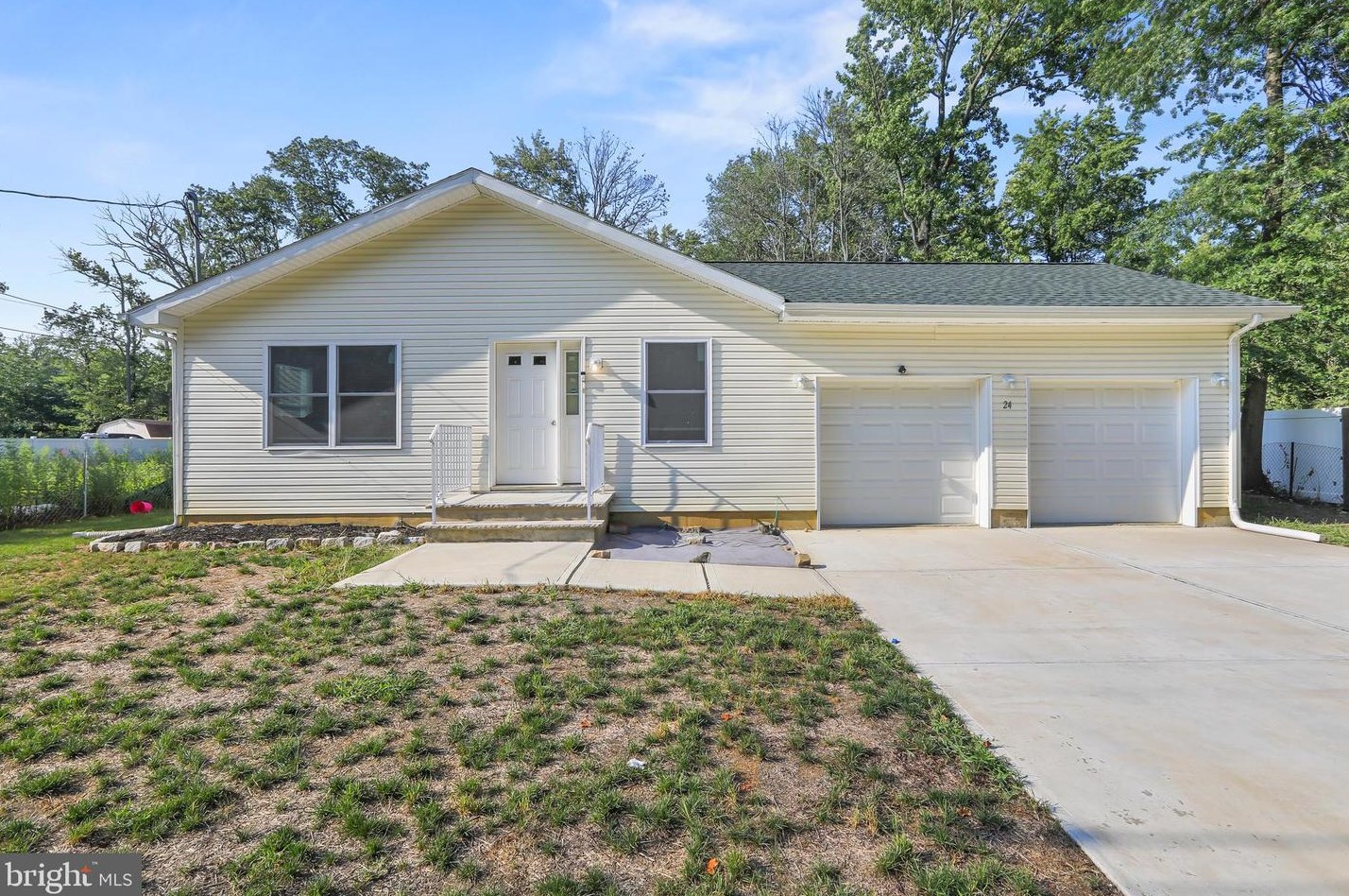 24 Daniel St, East Windsor, NJ 08520-6150