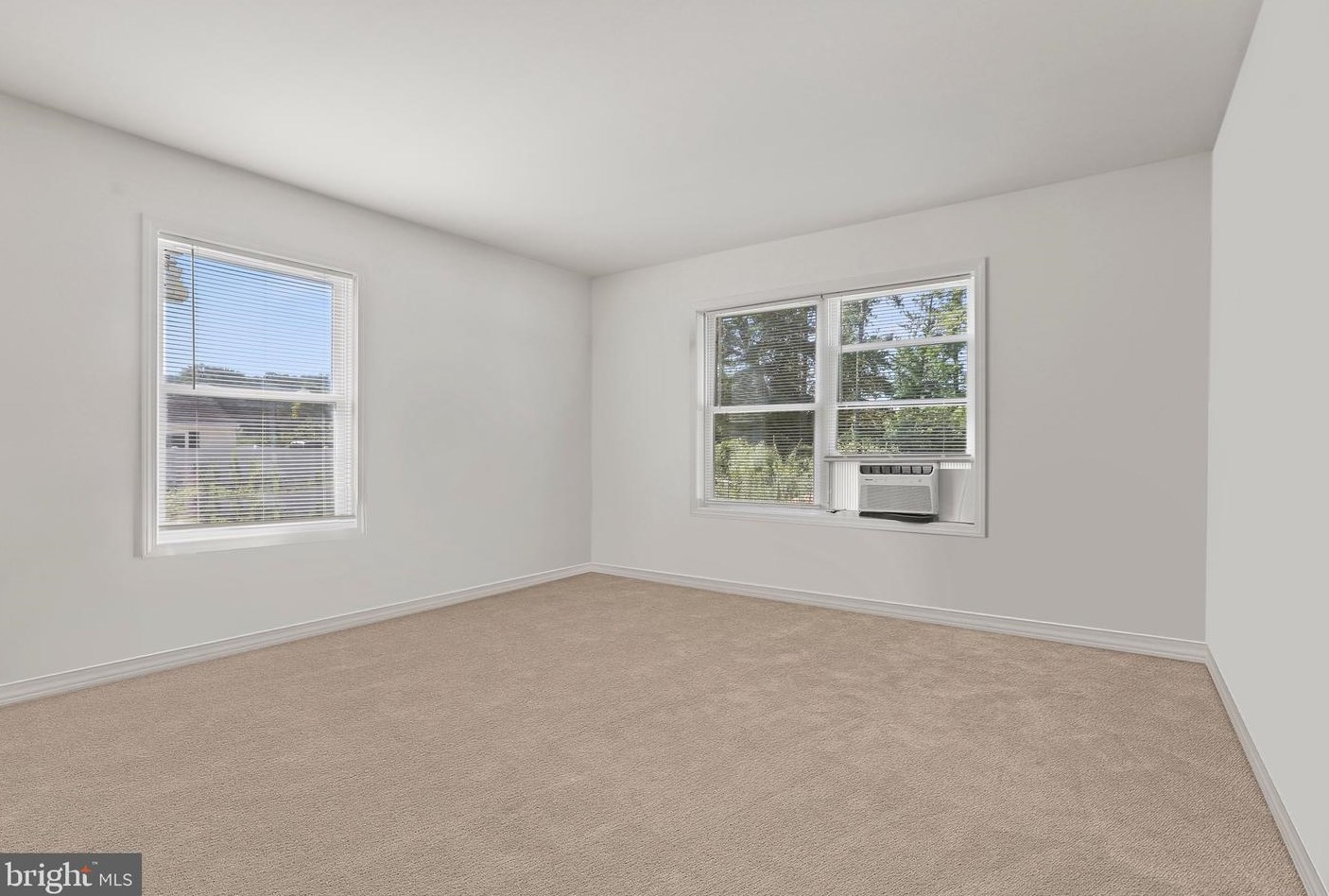 24 Daniel St, East Windsor NJ 08520-6150 exterior