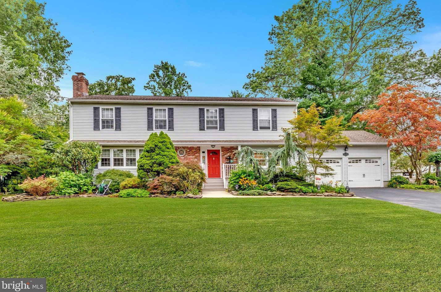 2 Stanford Ct, East Windsor, NJ 08520-1116