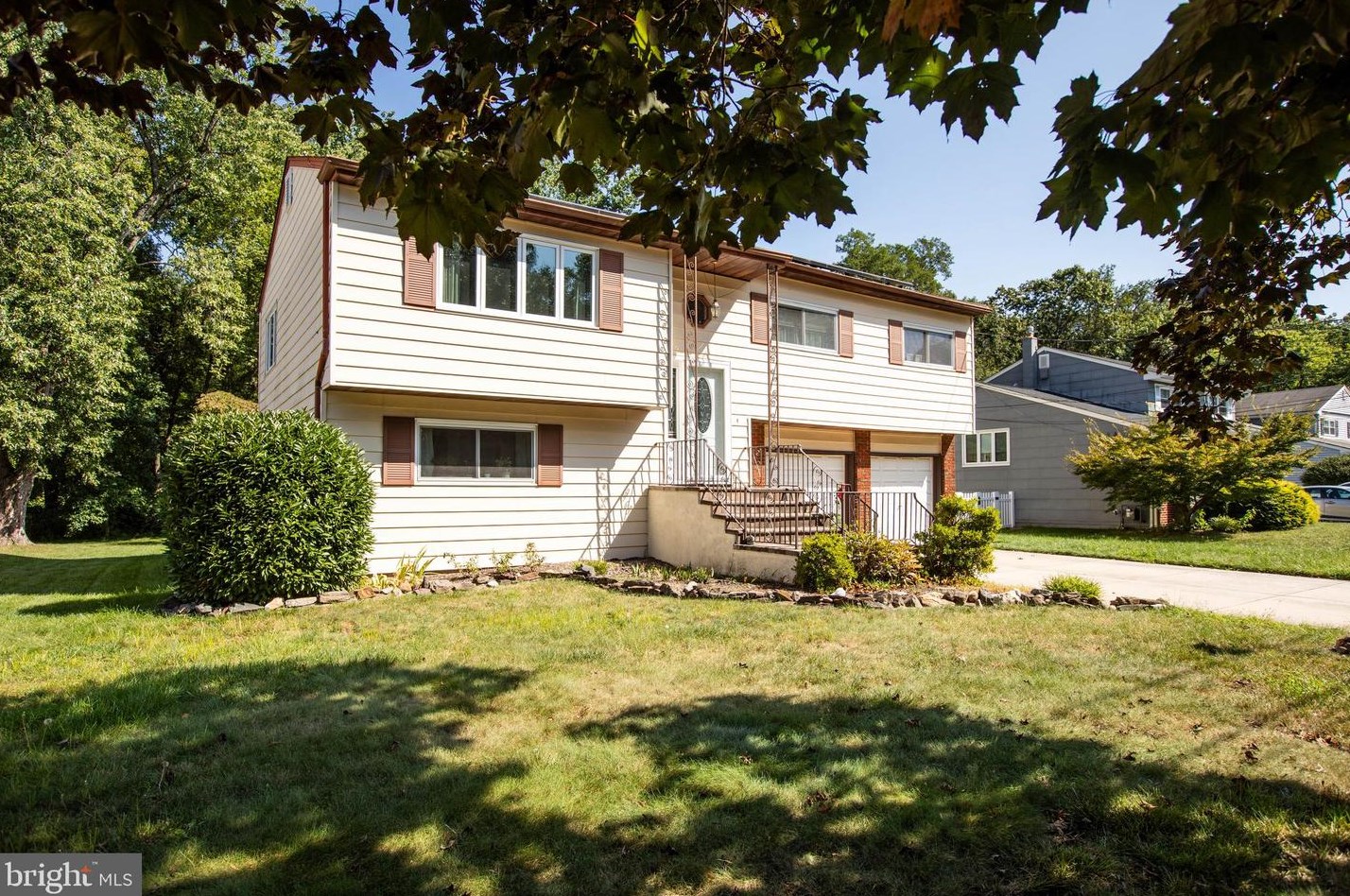 6 Peabody Ln, Trenton, NJ 08619-2235