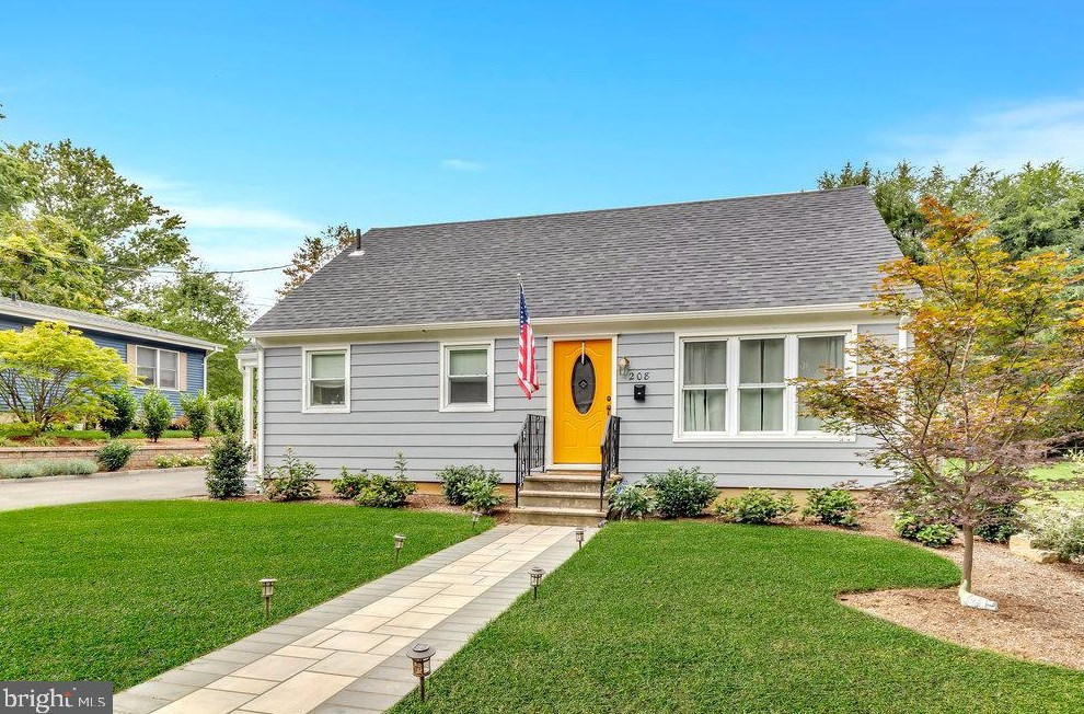 208 Greeley St, East Windsor, NJ 08520