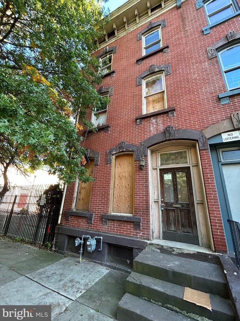 215 Perry St, Trenton, NJ 08618