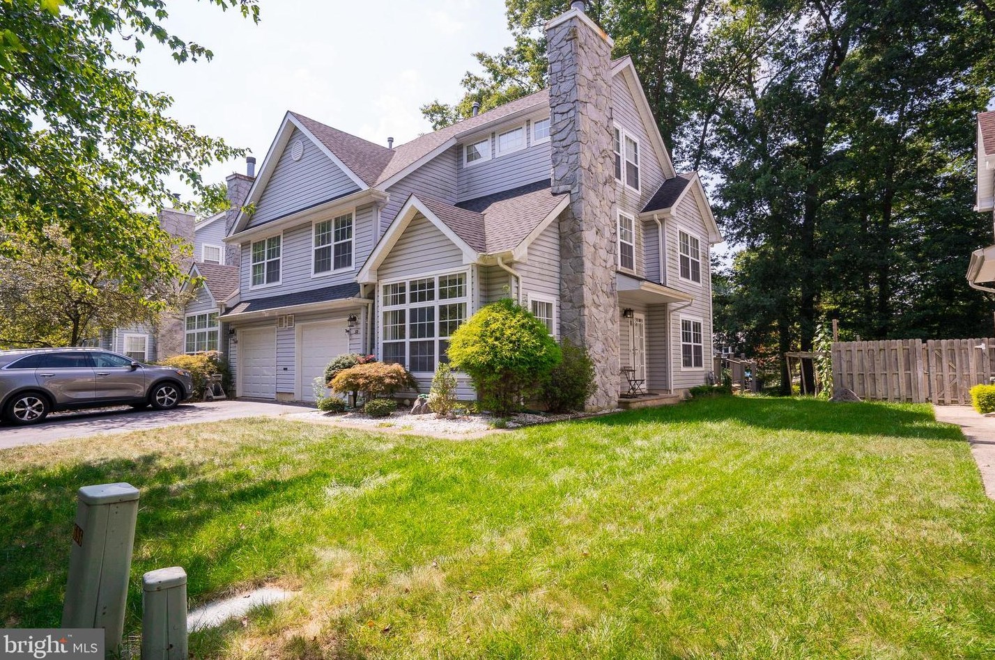 32 Haymarket Ct, East Windsor, NJ 08512-3049