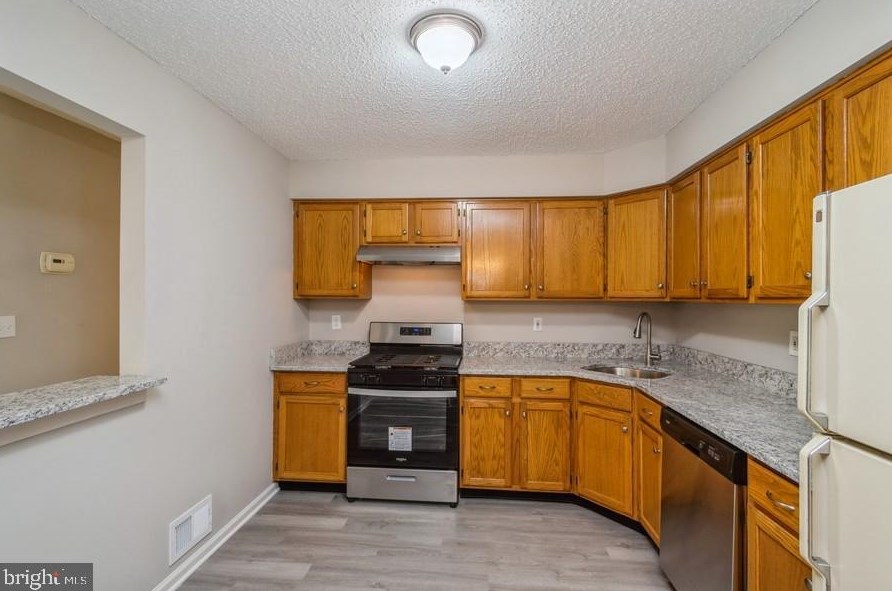 207 Castleton Ct, Pennington, NJ 08534-1995