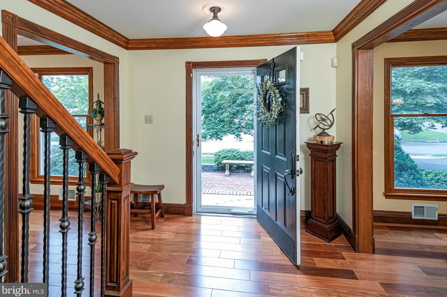 24 Nassau Dr, Lawrence Township, NJ 08648