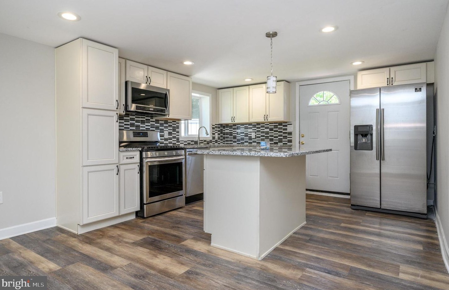 133 Monmouth St, East Windsor NJ 08520-3117 exterior