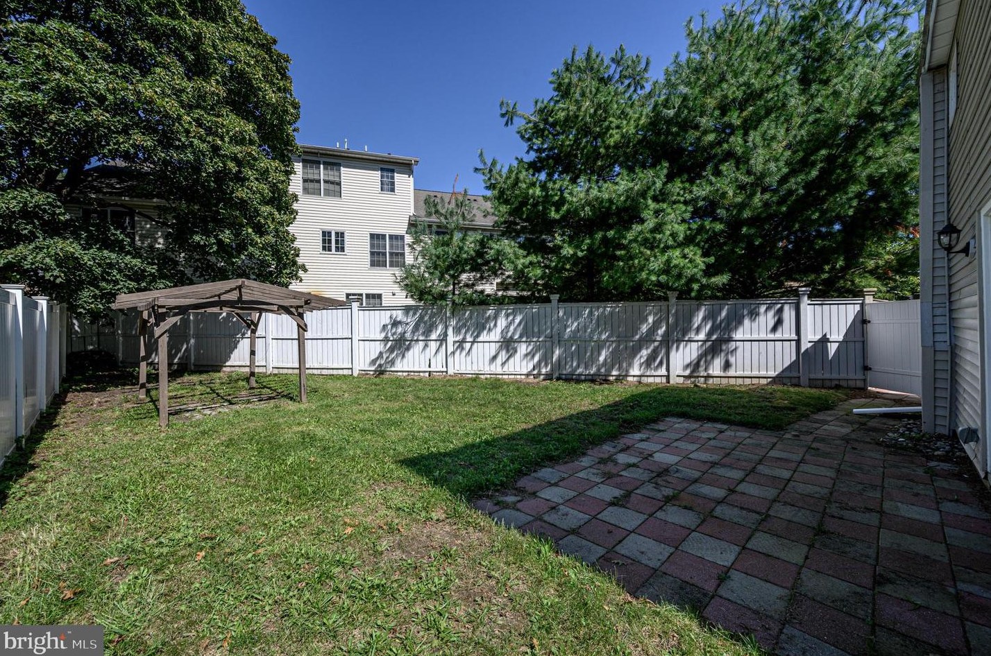 133 Monmouth St, East Windsor NJ 08520-3117 exterior