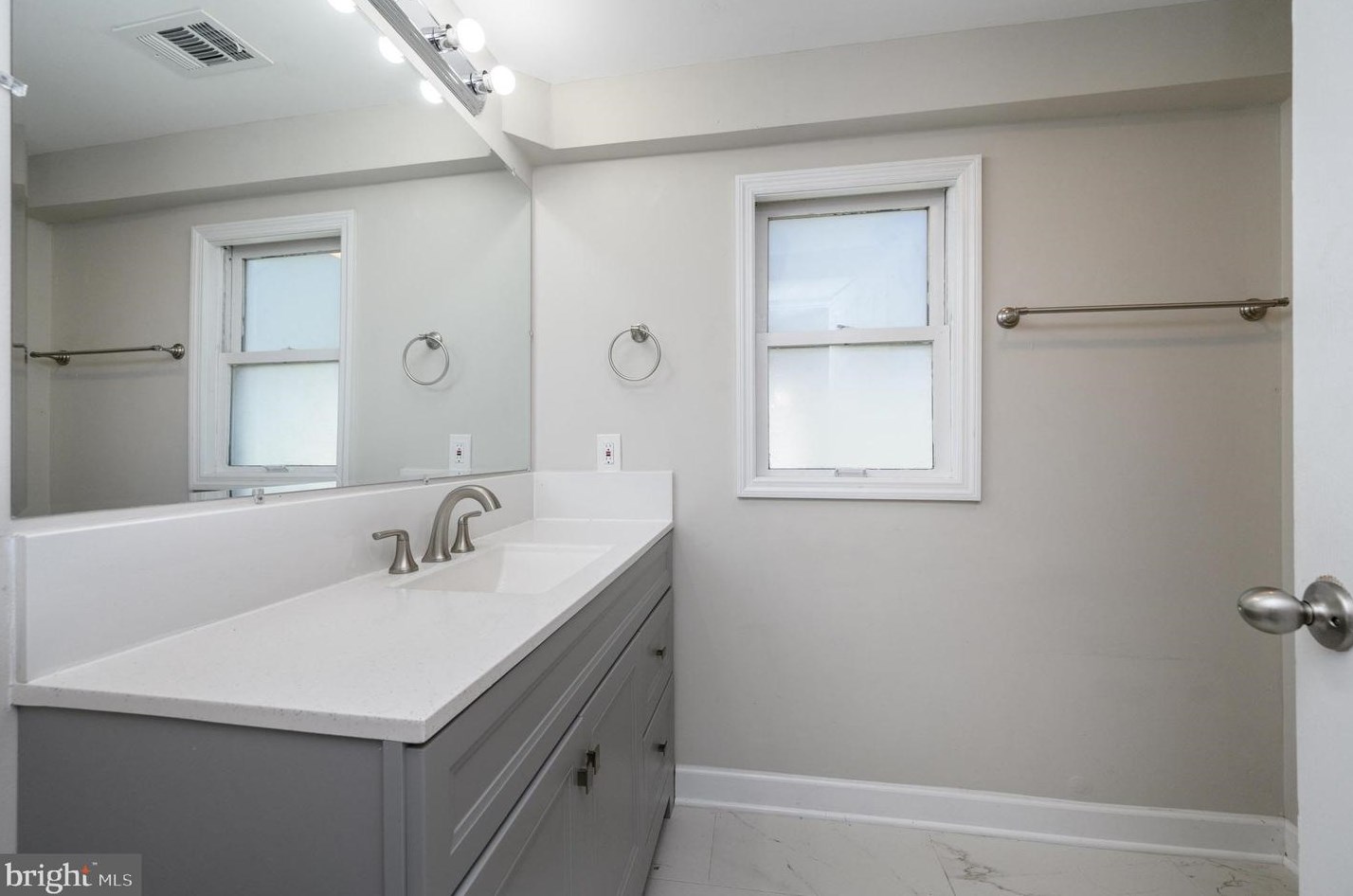 133 Monmouth St, East Windsor NJ 08520-3117 exterior