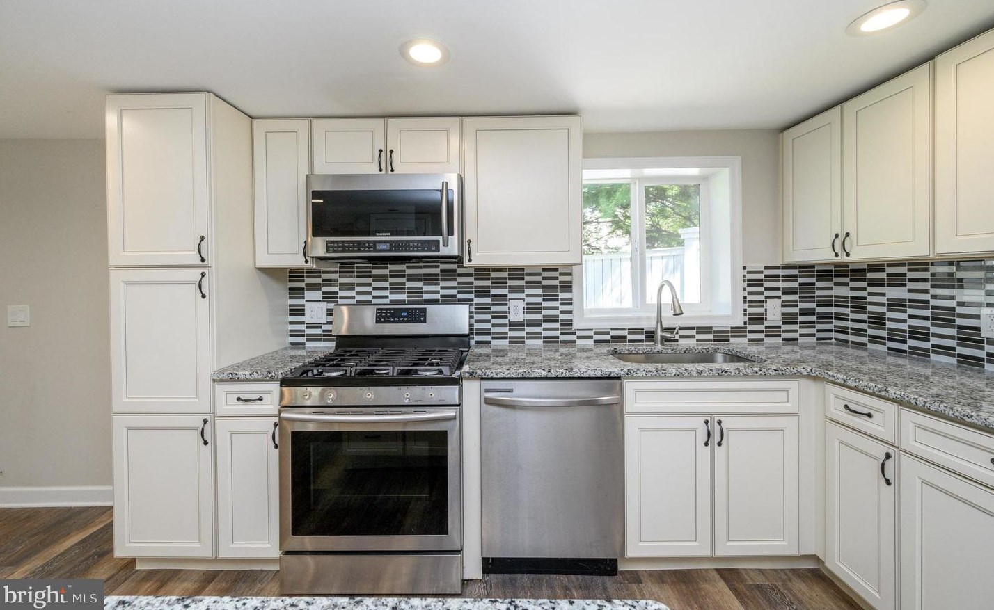 133 Monmouth St, East Windsor NJ 08520-3117 exterior