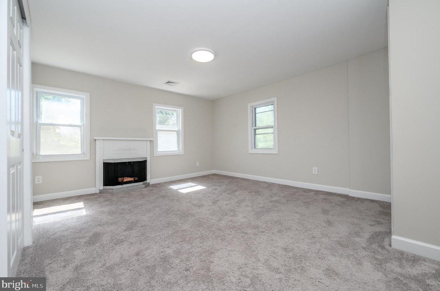 133 Monmouth St, East Windsor NJ 08520-3117 exterior