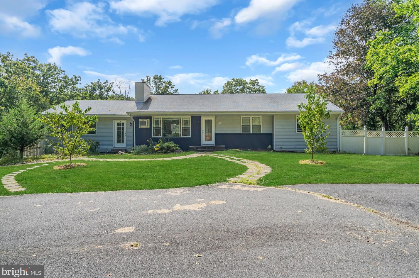 16 Bayberry Rd, Princeton, NJ 08540