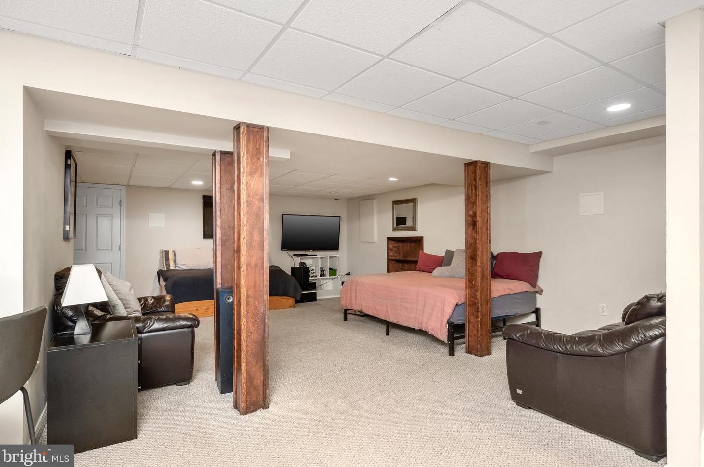 152 Burnet Cres, Trenton NJ  08691-4150 exterior