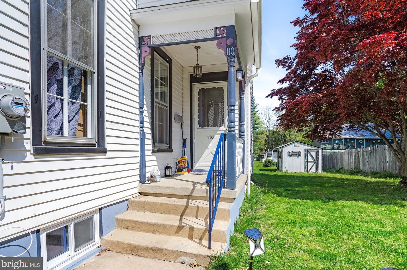 110 Park Ave, East Windsor, NJ 08520-4122