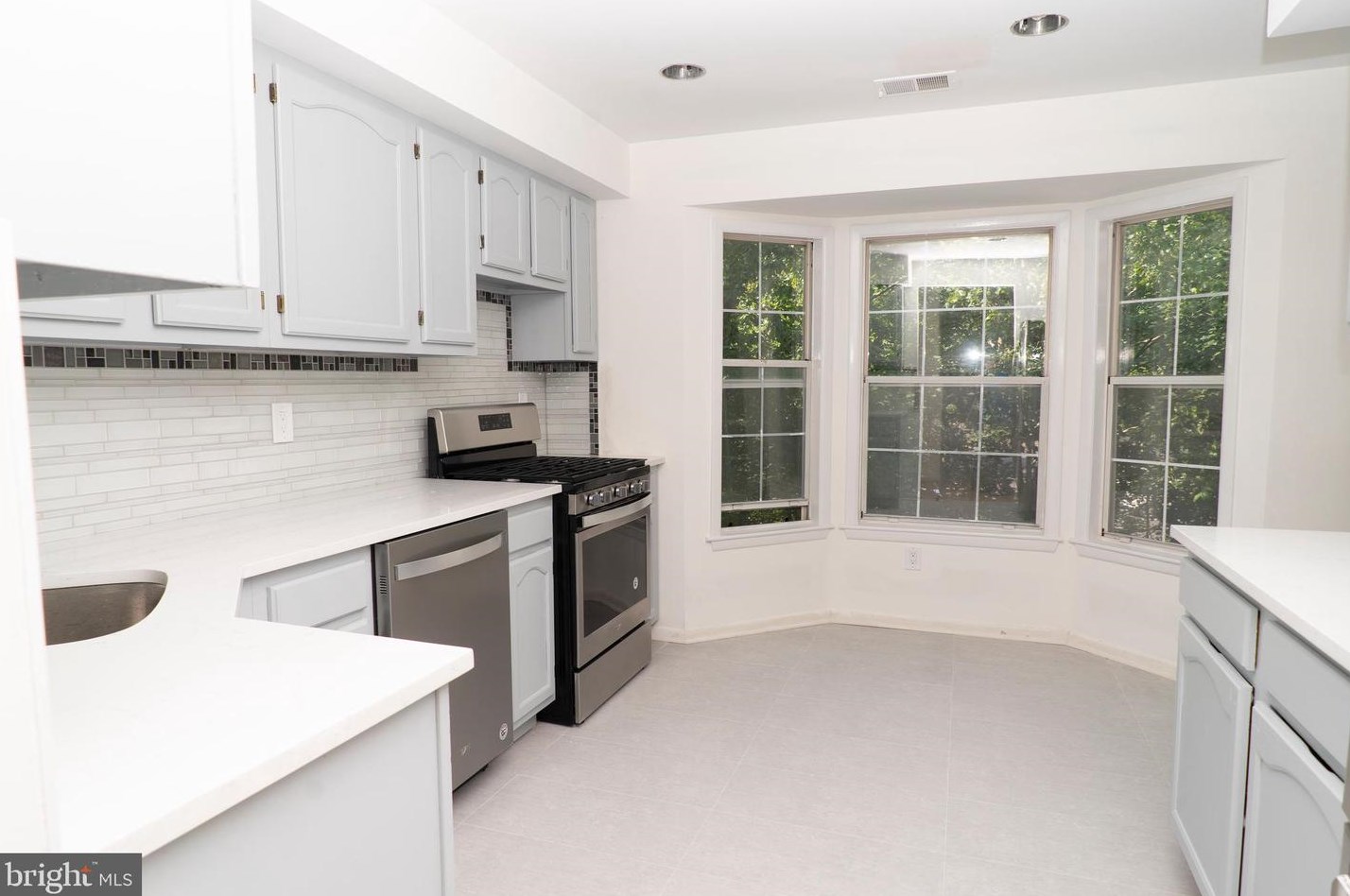 120 Acadia Ct Apt 10, Princeton, NJ 08540