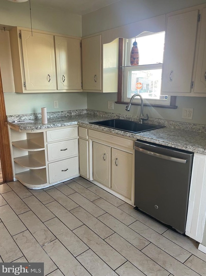 838 Park Ave, Trenton NJ  08610-4631 exterior