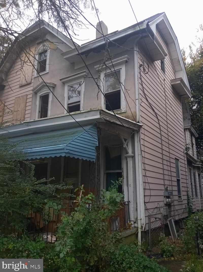 307 Spring St, Trenton, NJ 08618