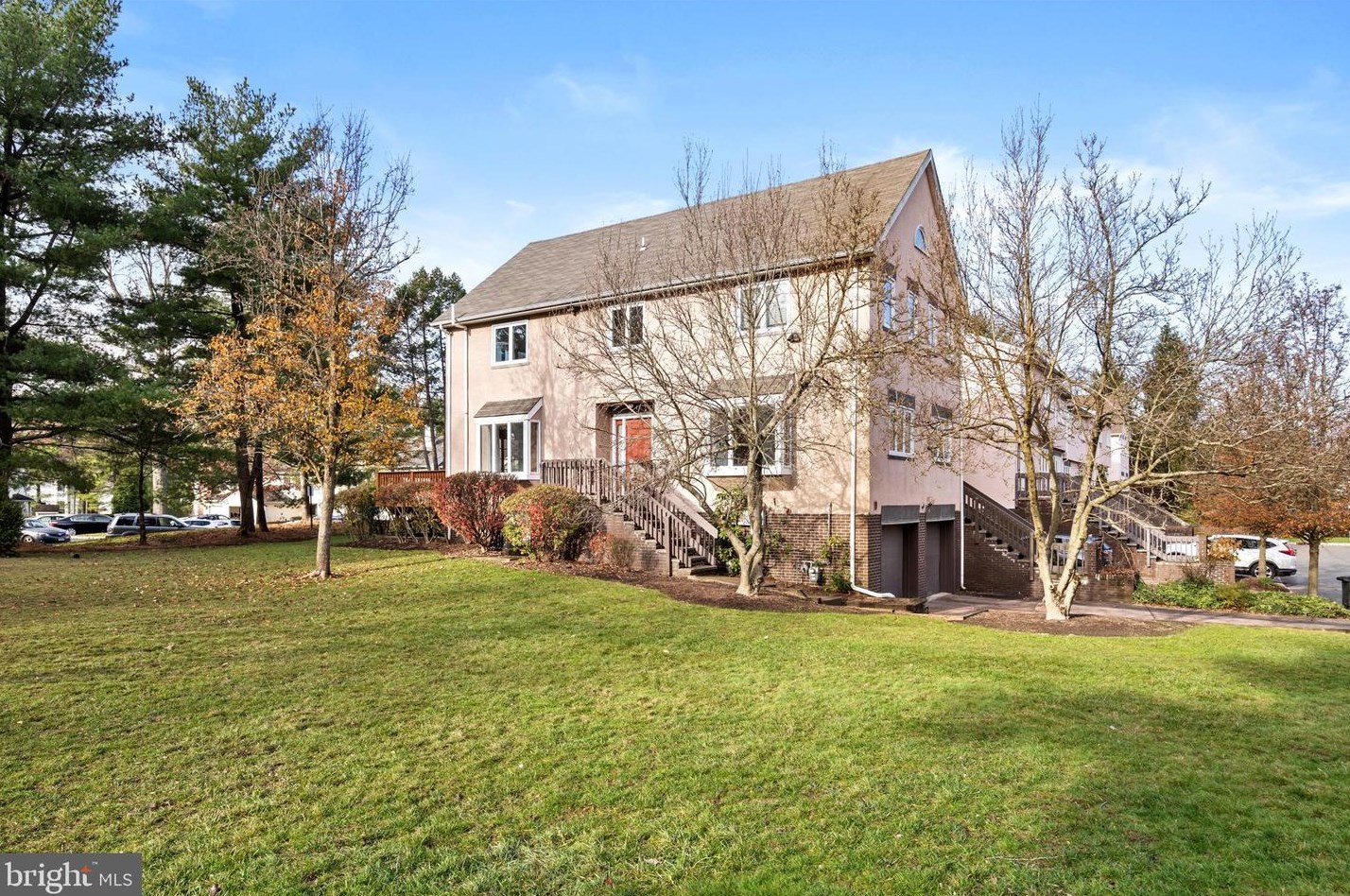 16 Hanover Ct, Princeton, NJ 08540