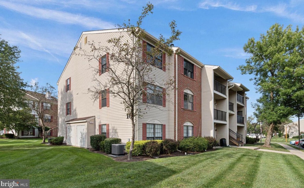 42 Mendrey Ct, Trenton, NJ 08648