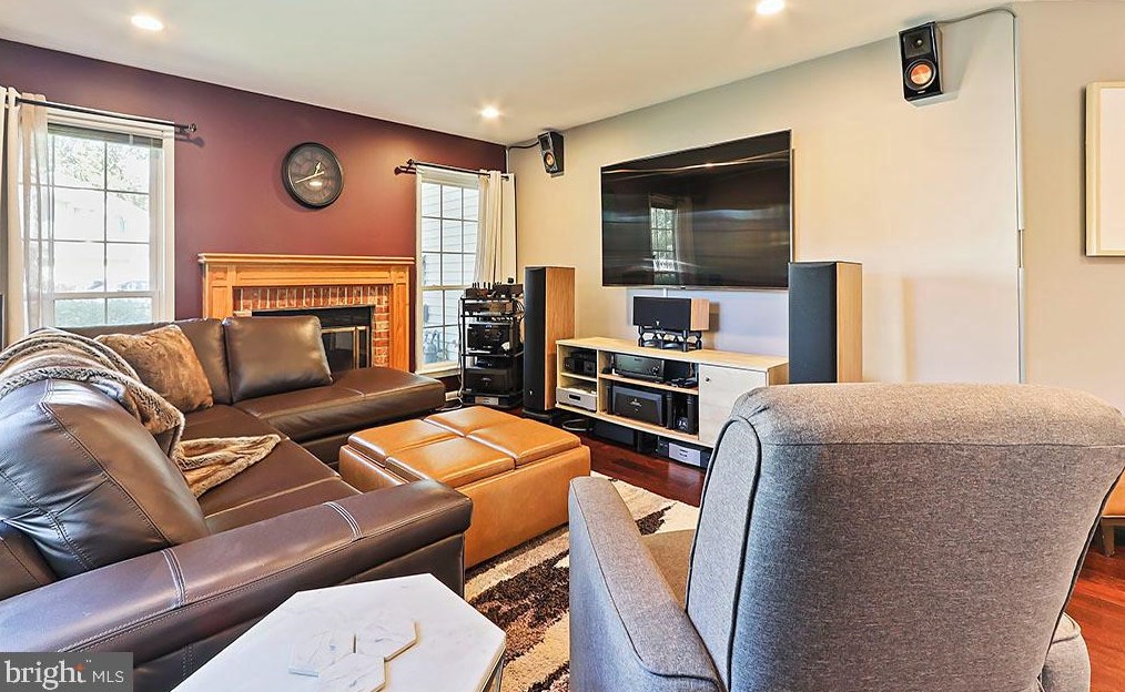 6 Kensington Ct, Princeton, NJ 08540