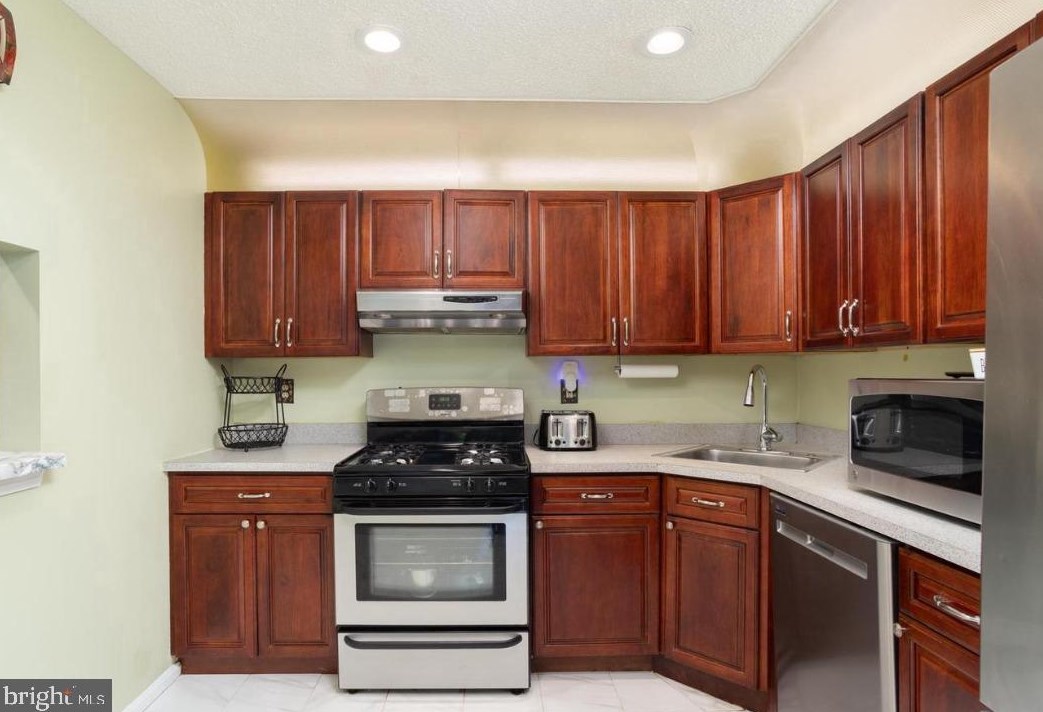 3 Rickard Ct, Trenton, NJ 08648