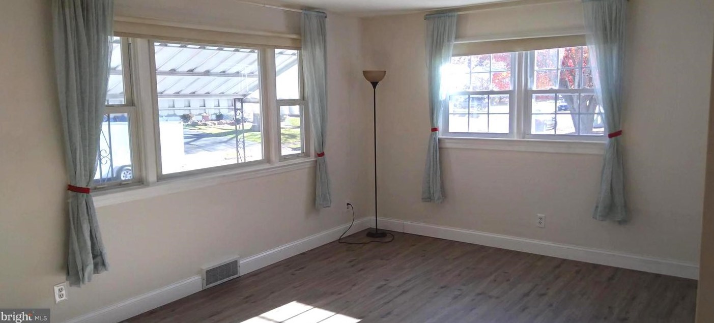 3389 Nottingham Way, Trenton, NJ 08690