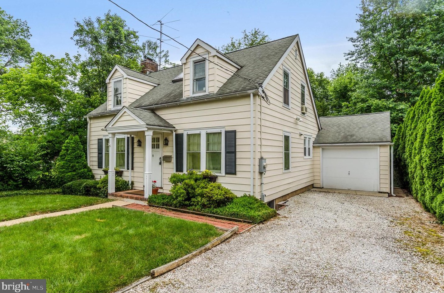 9 Hamilton Ave, Hopewell Township, NJ 08525