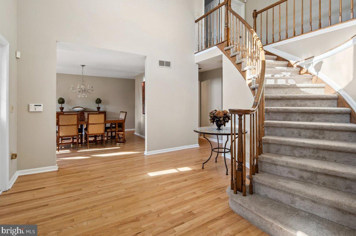11 Stuart Ln E, W Windsor Township, NJ 08550