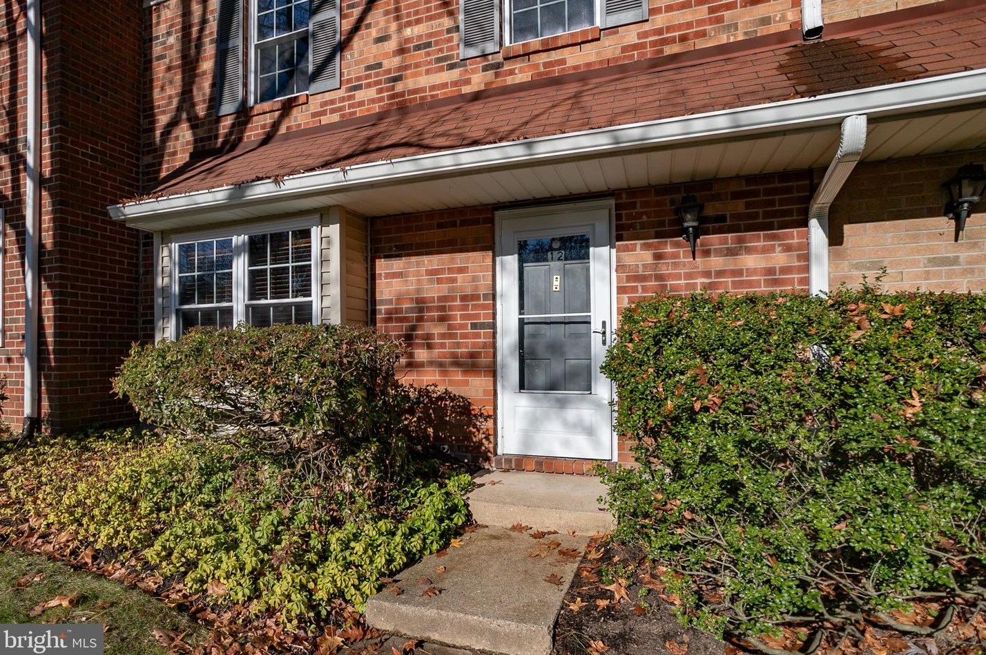 12 Abelia Ct, Trenton, NJ 08648
