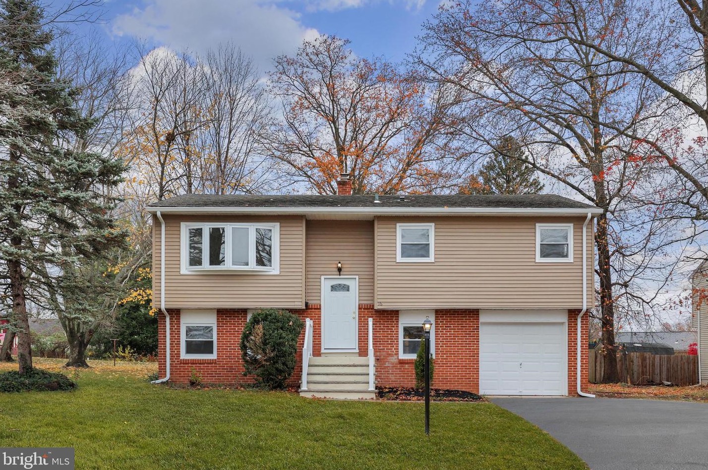 16 Grape Run Rd, East Windsor, NJ 08520-3810