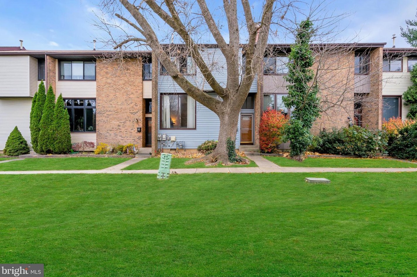 367 Iverson Pl, East Windsor, NJ 08520